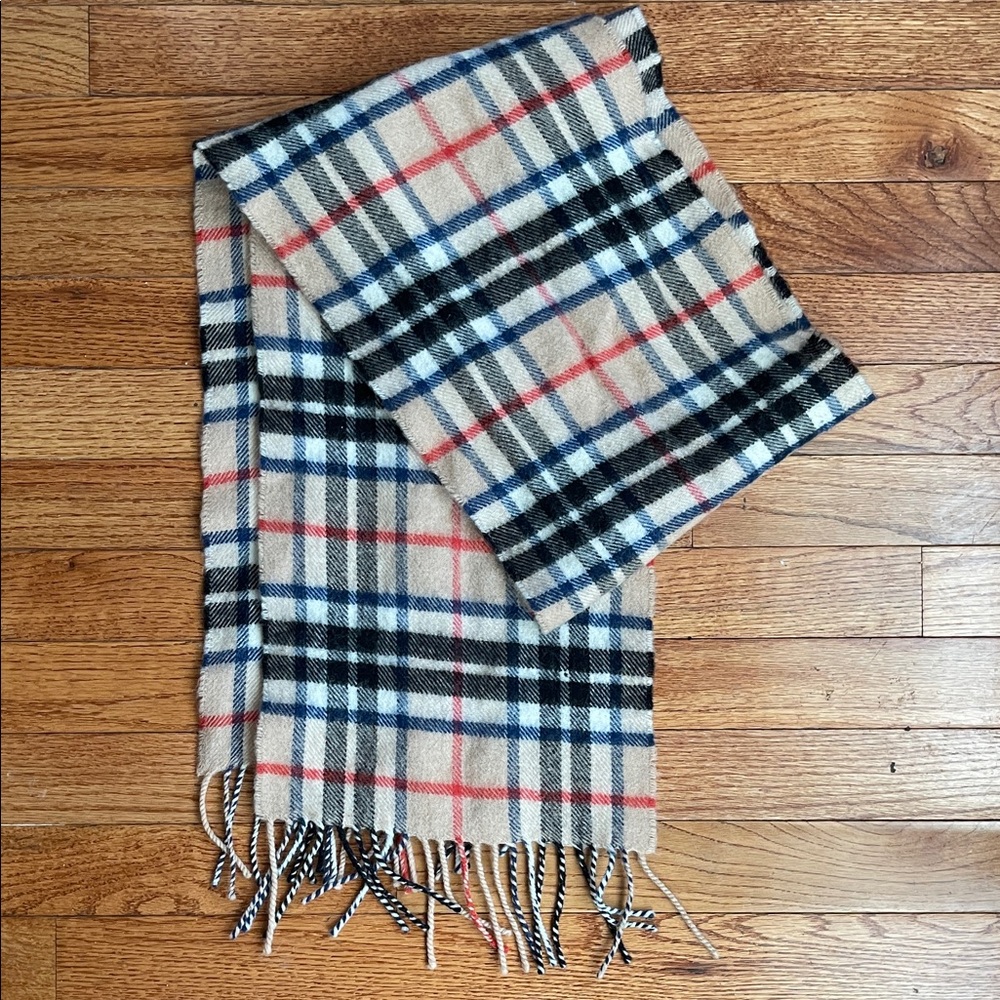 Elegant Plaid Wool Scarf